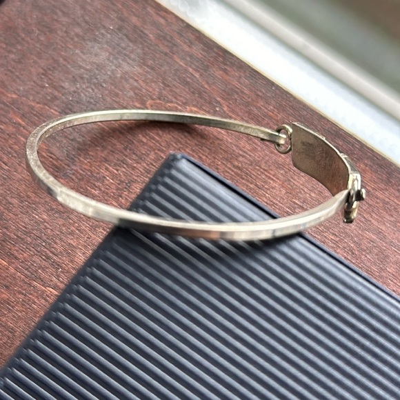 Vintage Handmade Silver(?) Mother Of Pearl Inlay Bangle - Picture 4 of 8